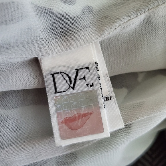 DVF New Della Silk Blend Dress - Picture 8 of 8